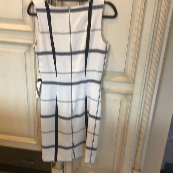 Knee length dress - Picture 5 of 5